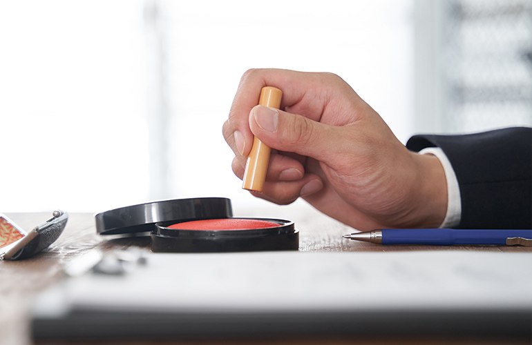 印鑑を押すイメージ